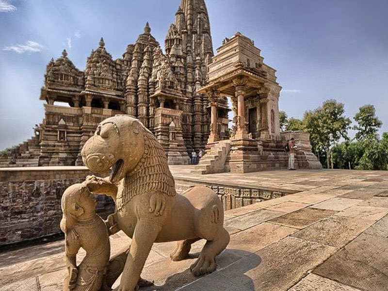 Book Orcha, Khajuraho and Varanasi with Golden Triangle Tour