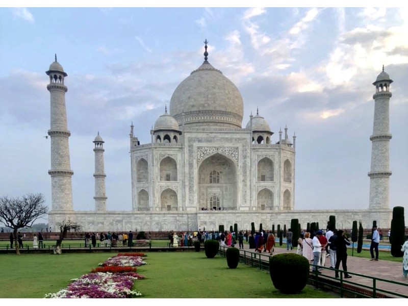 Book Delhi to Agra Tour Package by Car at Best Price