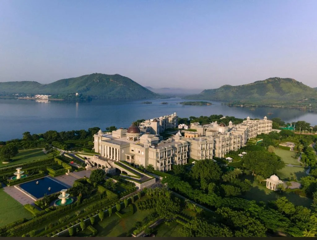 Golden Triangle Udaipur tour featuring Delhi, Agra, Jaipur, royal palaces, lakes, and unforgettable cultural heritage experiences together.