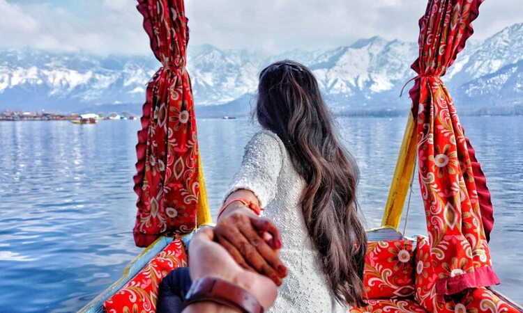 Kashmir honeymoon featuring scenic valleys, Dal Lake, snow-capped mountains, and unforgettable romantic experiences for couples together.