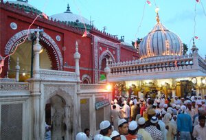 Hazrat Nizamuddin Dargah showcasing spiritual devotion, beautiful Mughal architecture, and centuries-old Sufi traditions in Delhi together.