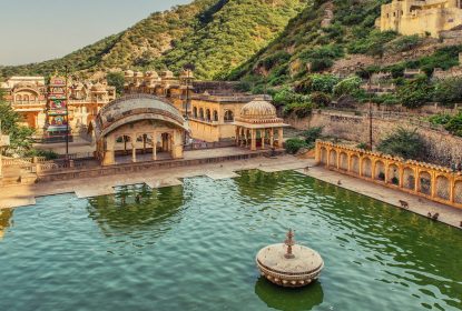 Galtaji temple in Jaipur rajasthan famous Monkey Temple and holy water kund